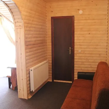 Oksamit אורחן *