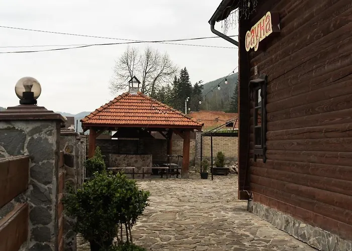Oksamit 여관